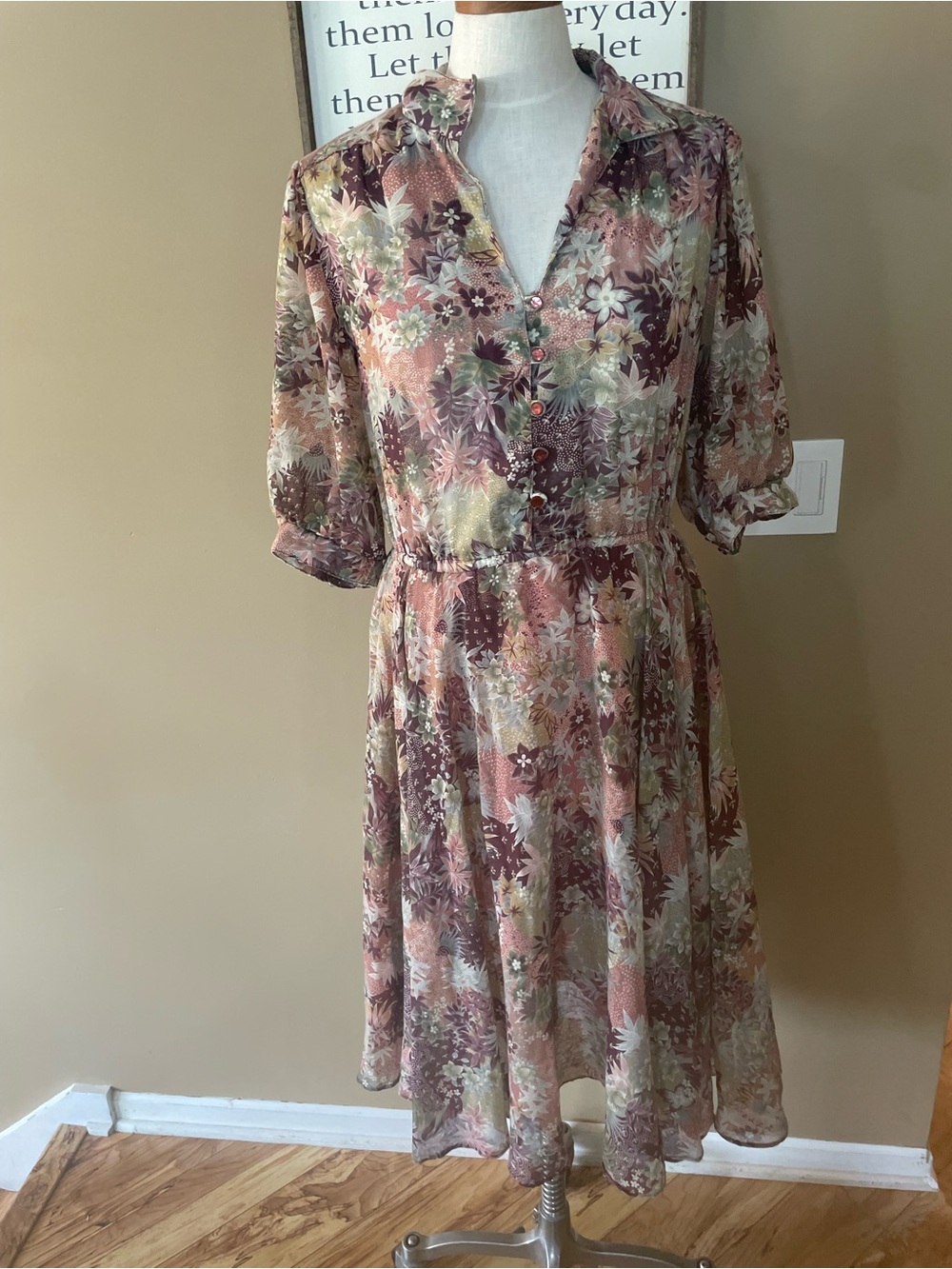 Floral Button-Front Midi Dress in Mauve and Cream